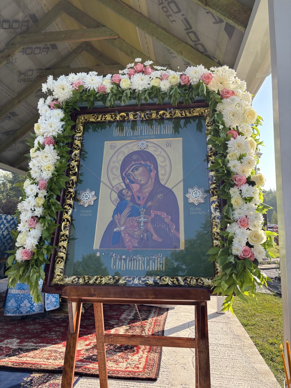Соболівська ікона Божої Матері у квітах